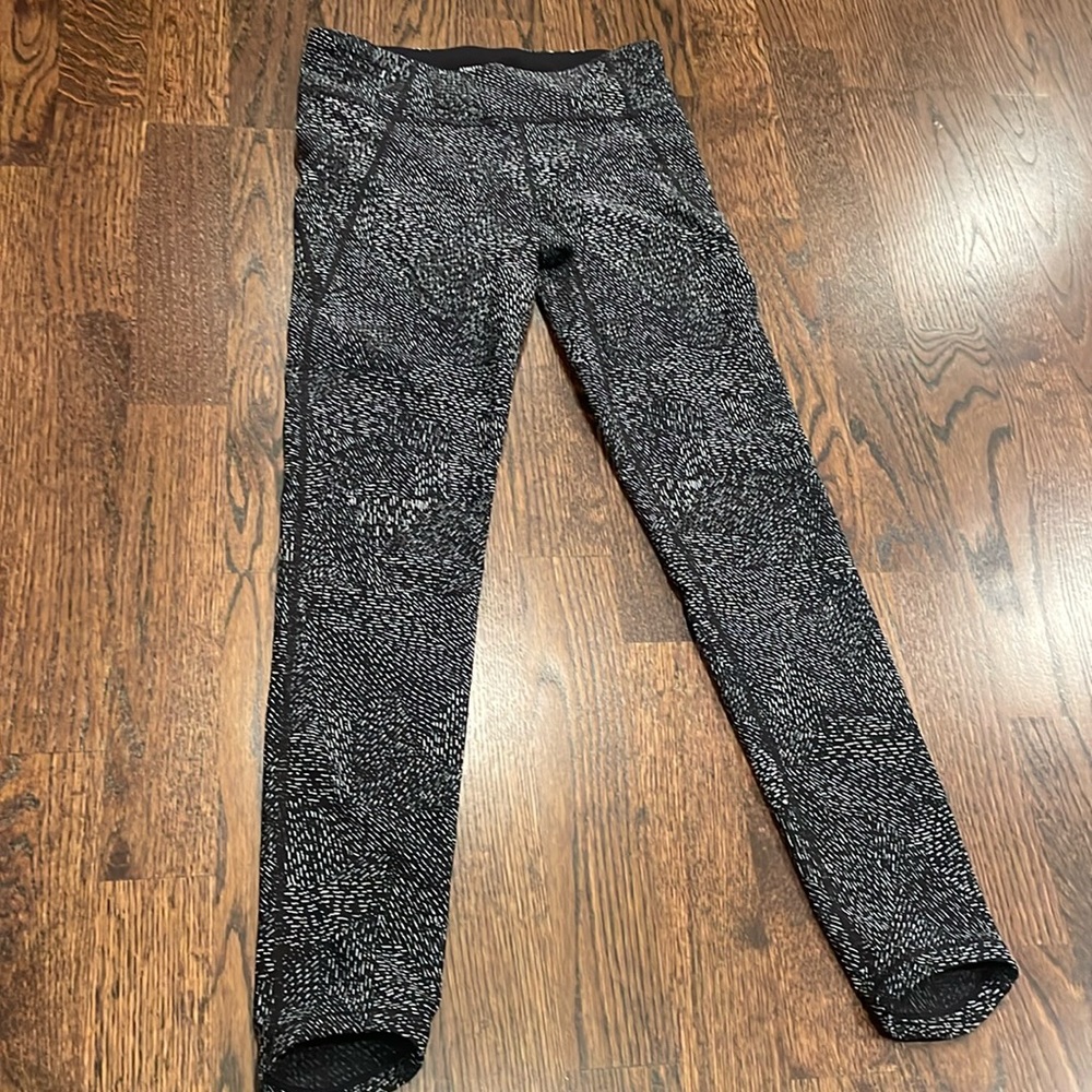 Athleta girl, size 14 cute patterned leggings